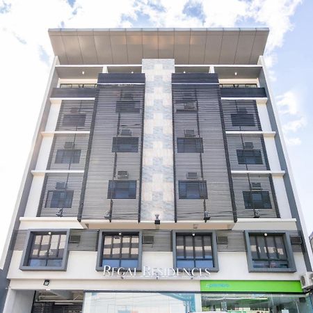 Oyo 136 Regal Residences Quezon City Exterior photo