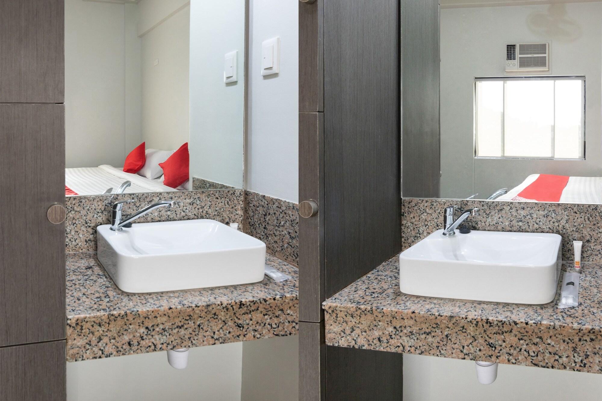 Oyo 136 Regal Residences Quezon City Exterior photo