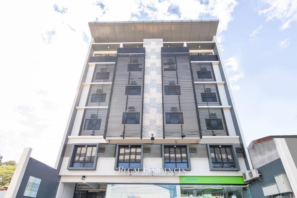 Oyo 136 Regal Residences Quezon City Exterior photo